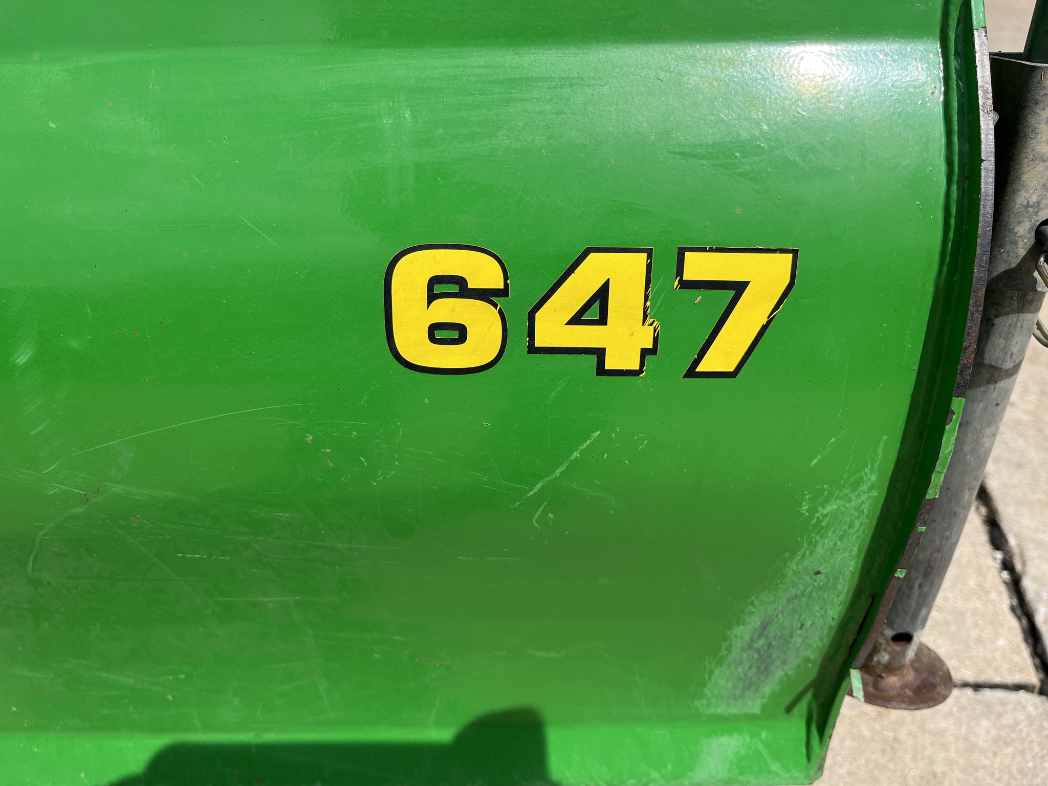2008 John Deere 2305 Image 10