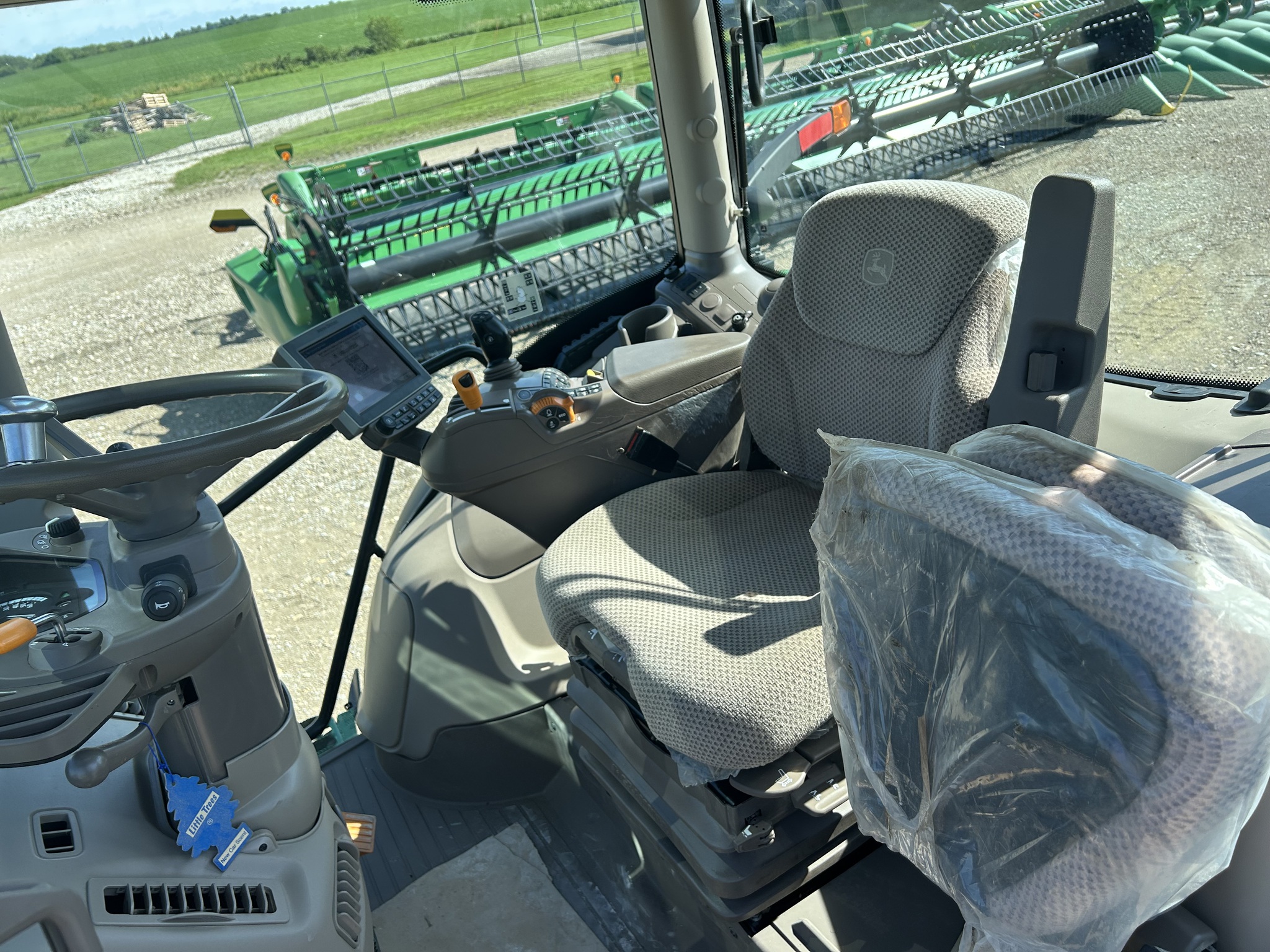 2021 John Deere 6155R Image 12