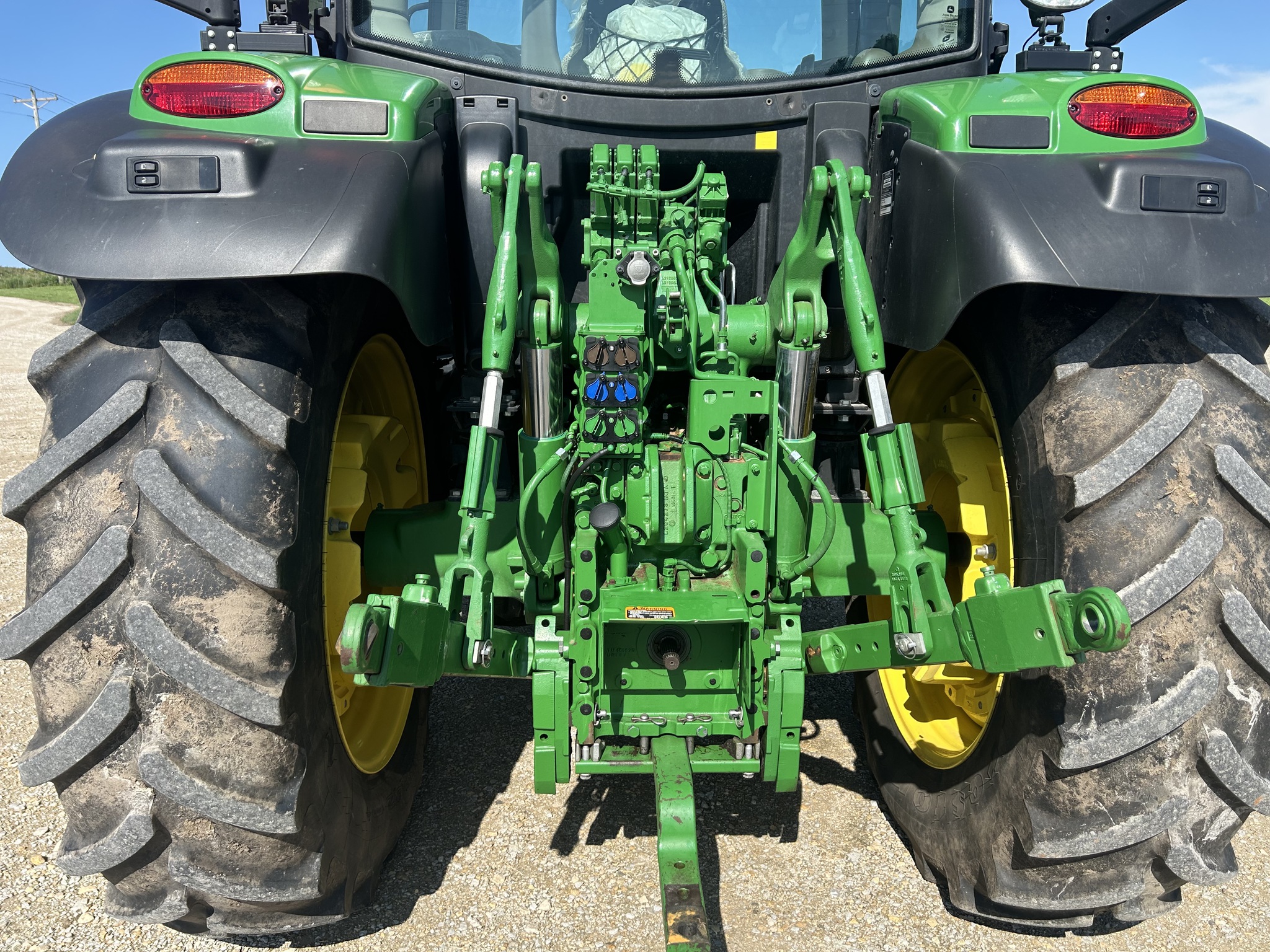 2021 John Deere 6155R Image 9