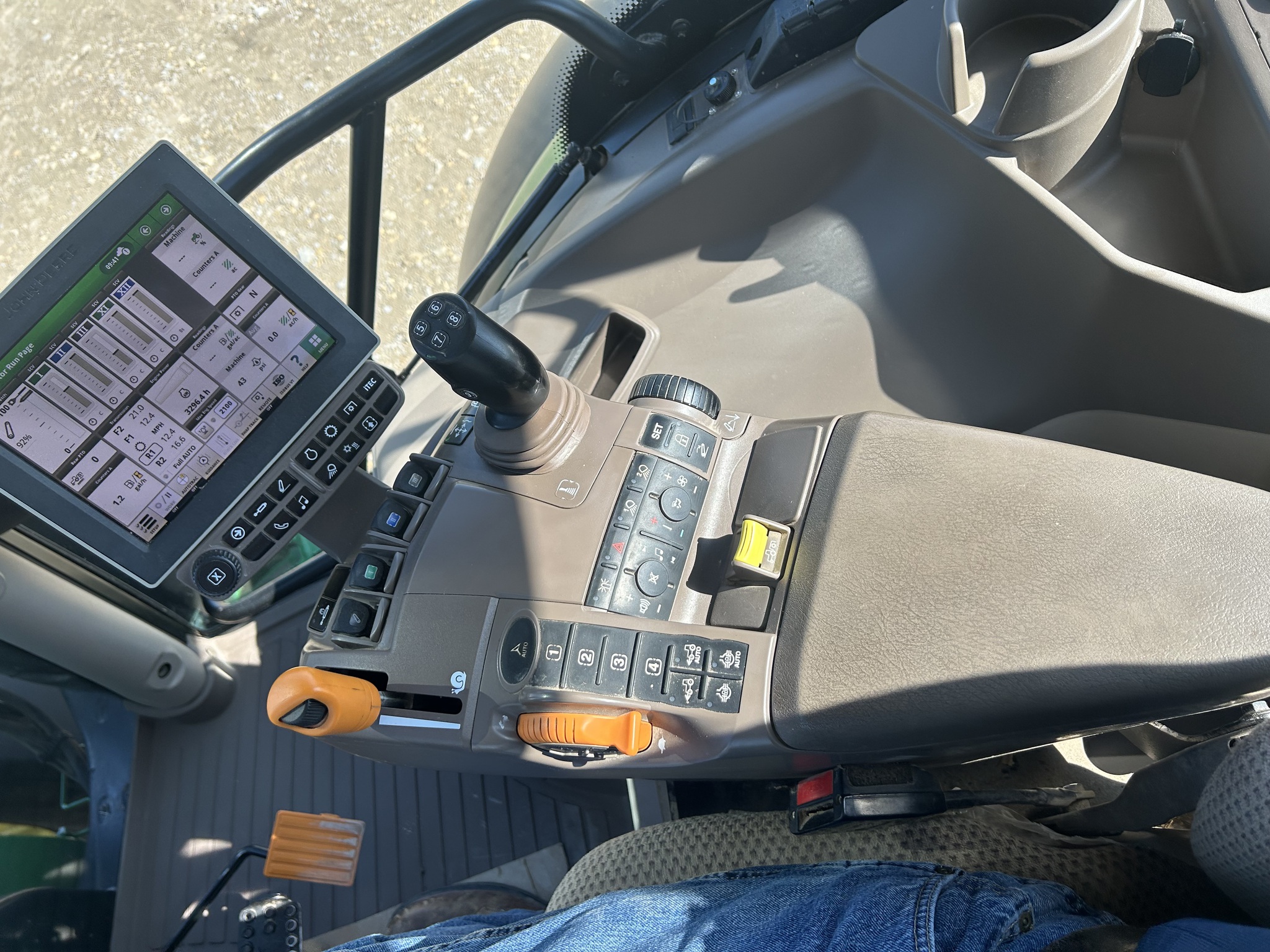 2021 John Deere 6155R Image 14