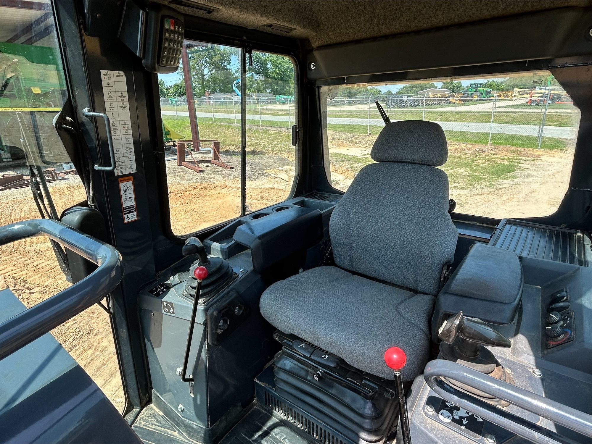 2019 John Deere 450K Image 7