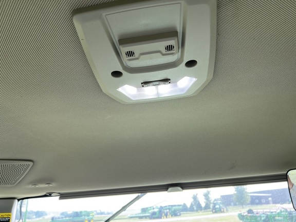 2021 John Deere 8R 410 - Photo40