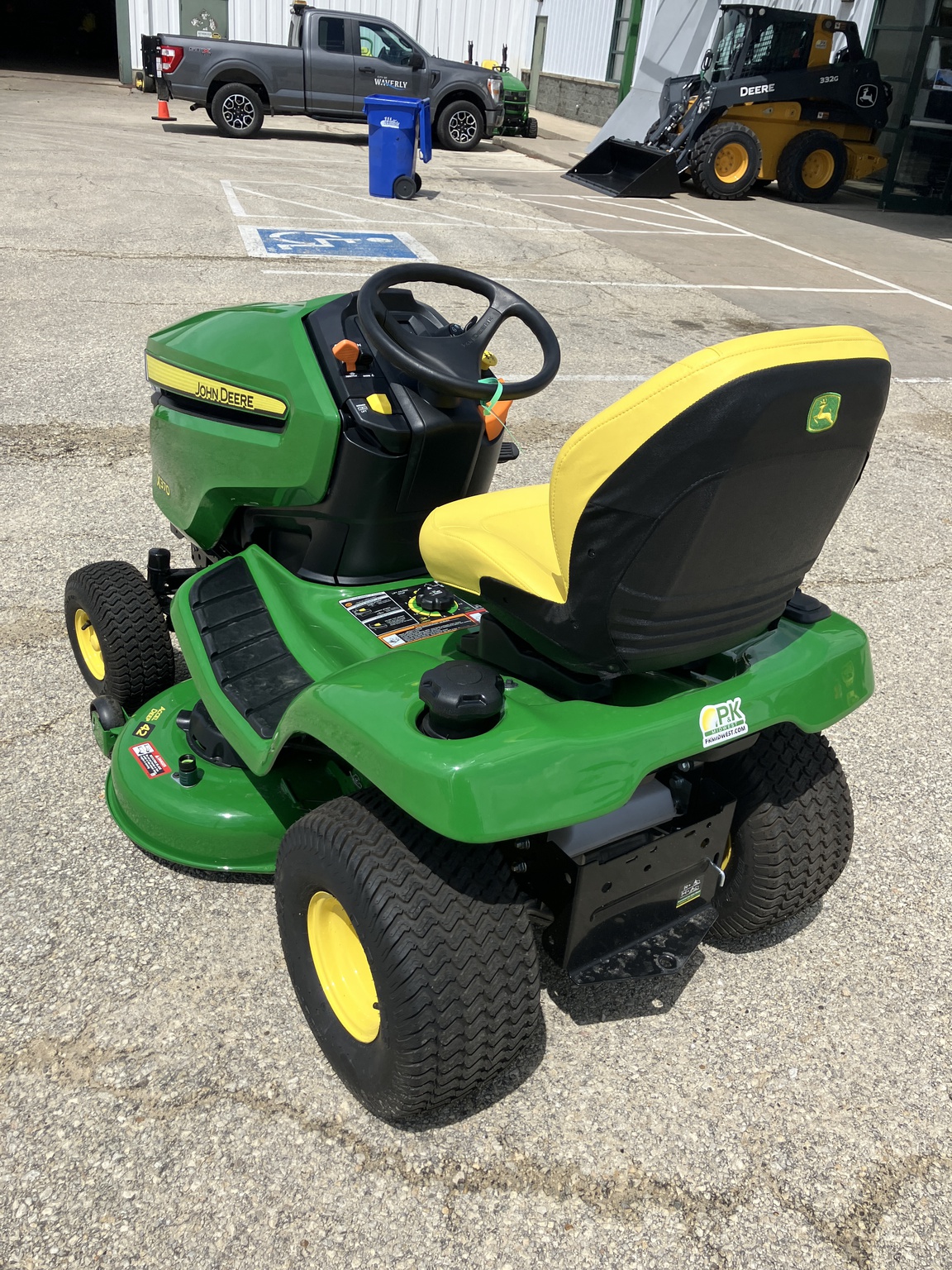 2024 John Deere X370 Image 2