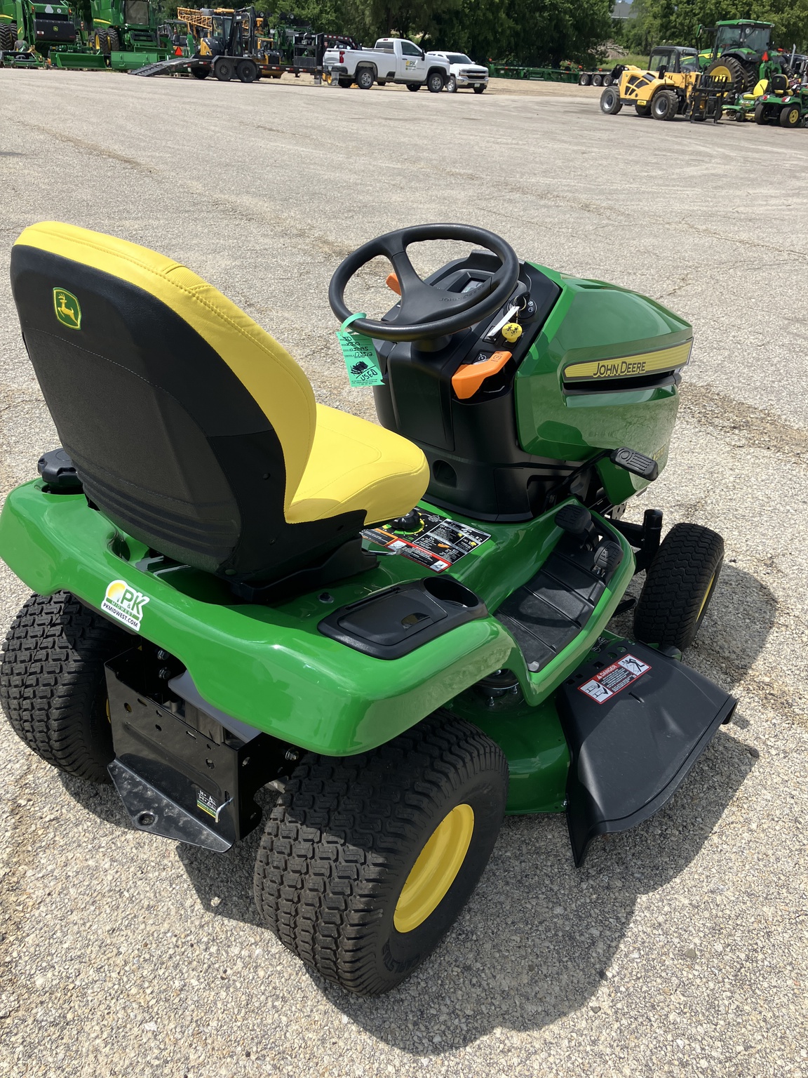 2024 John Deere X370 Image 3