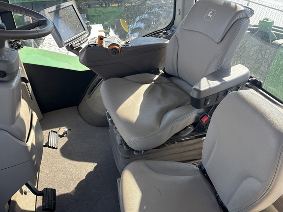 Used 2021 John Deere 9520R Articulated 4WD Tractors at Horizon Ag & Turf in Lloydminster, AB - Photo18