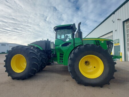 Used 2021 John Deere 9520R Articulated 4WD Tractors at Horizon Ag & Turf in Lloydminster, AB - Photo2