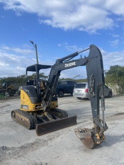 2019 John Deere 35G Image 2