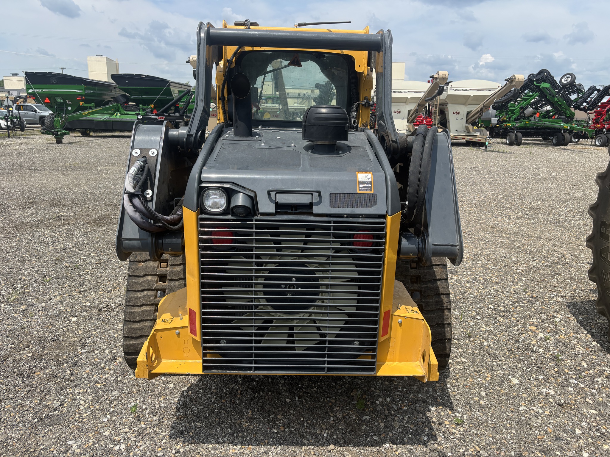 Used 2023 John Deere 325G Compact Track Loaders at Koenig Equipment in Greenfield, IN - PhotoXL3