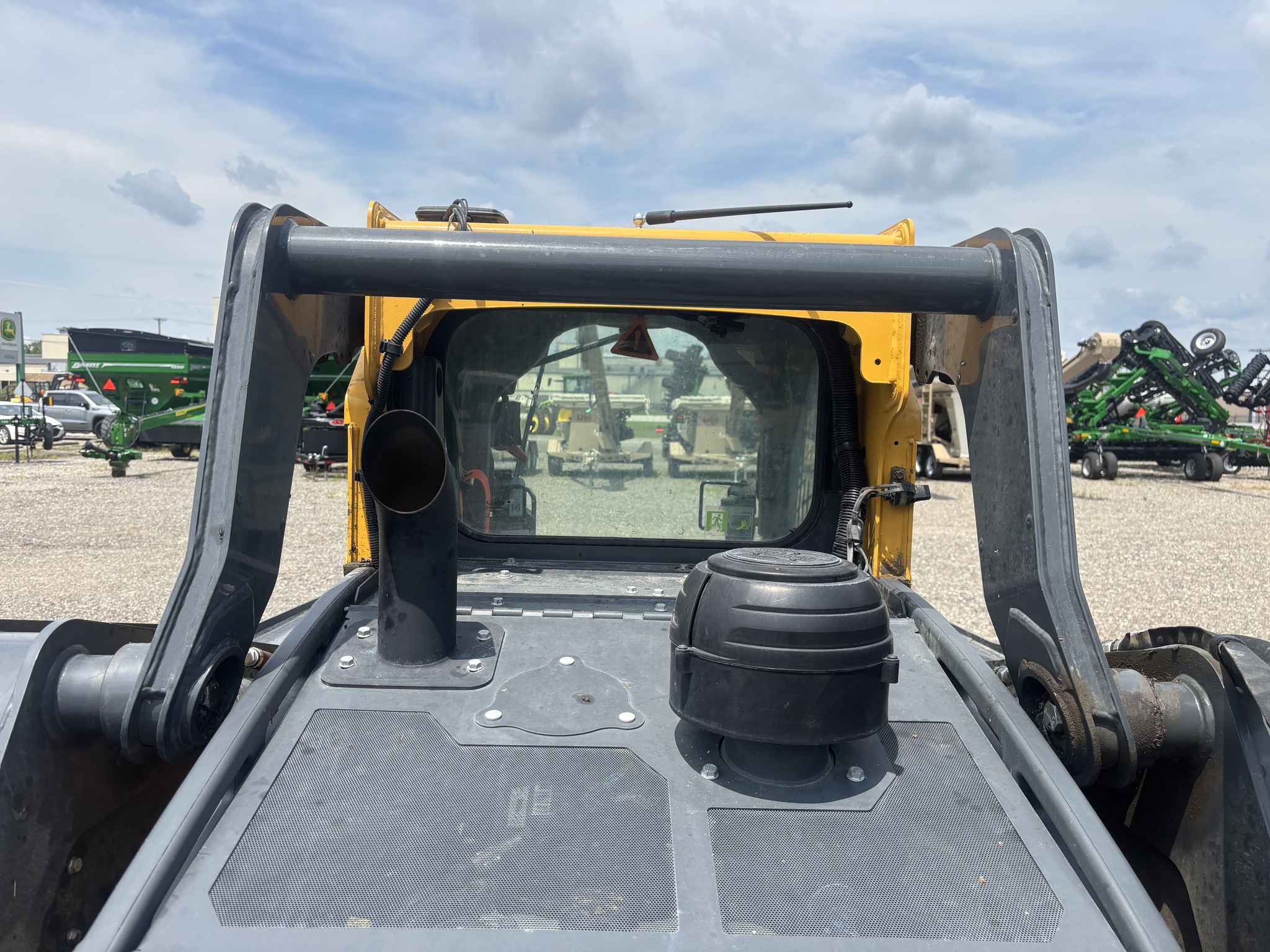 Used 2023 John Deere 325G Compact Track Loaders at Koenig Equipment in Greenfield, IN - PhotoXL9