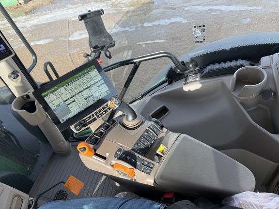 2025 John Deere 6R 165 - Photo33