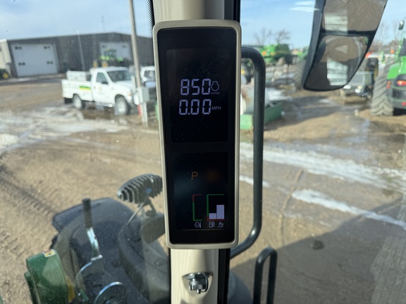 2025 John Deere 6R 165 - Photo32