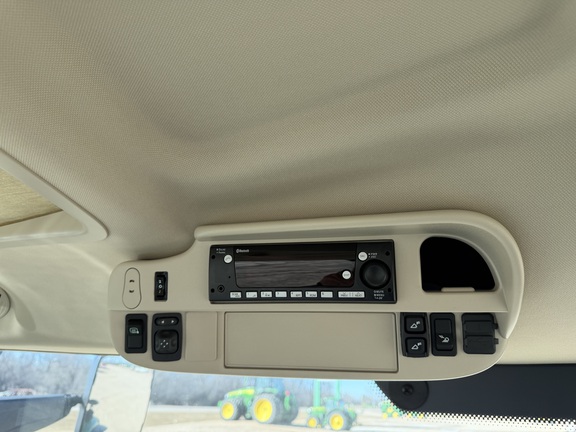 2025 John Deere 6R 165 - Photo30