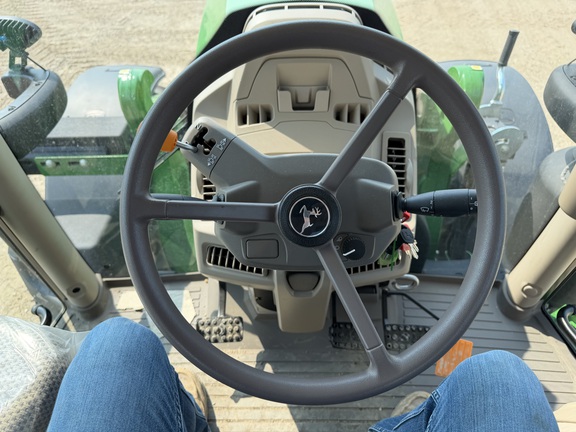 2025 John Deere 6R 165 - Photo30