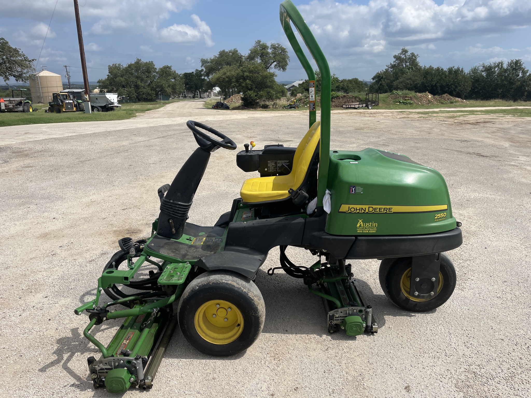 2022 John Deere 2550 Image 1