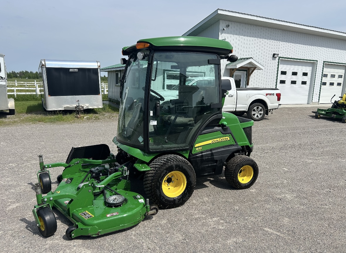 2021 John Deere 1585 Image 2