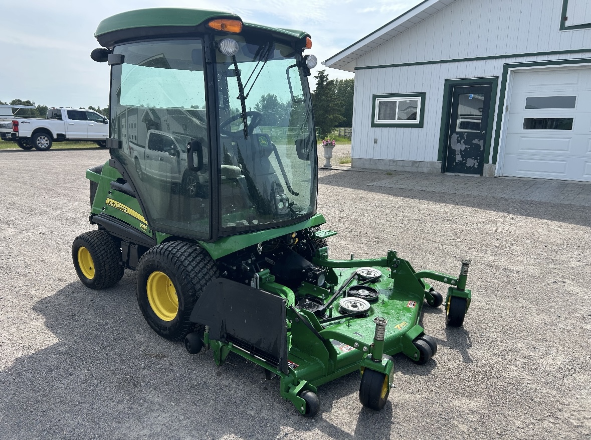 2021 John Deere 1585 Image 1