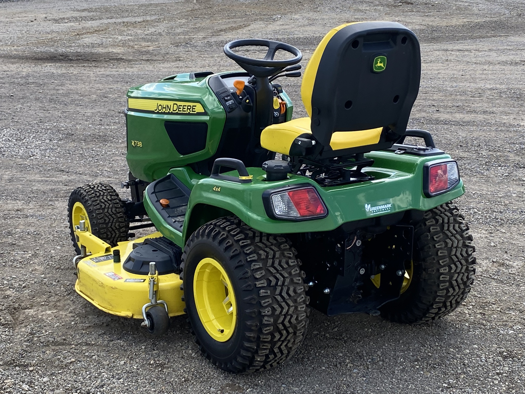 2022 John Deere X738 Image 5
