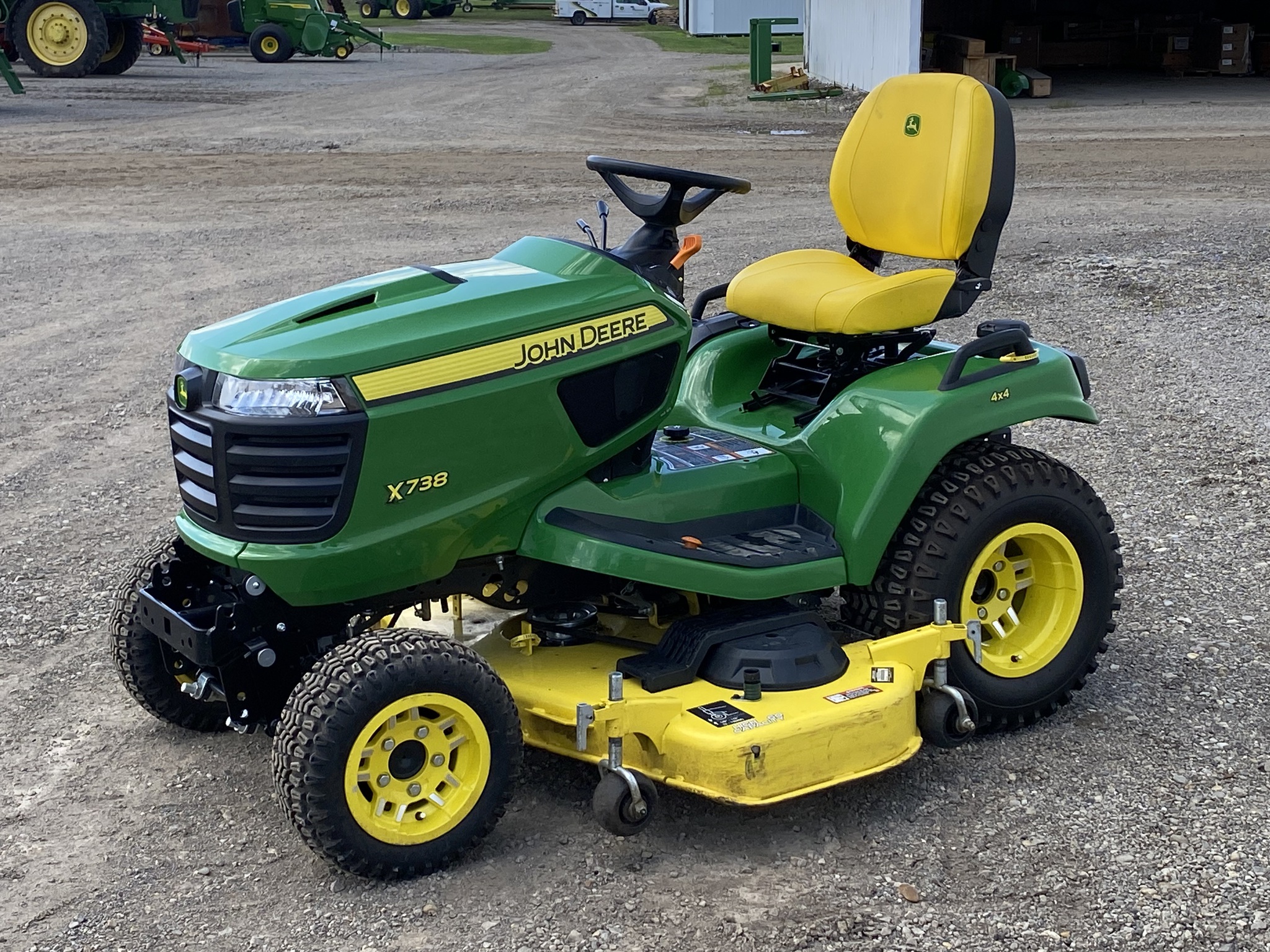 2022 John Deere X738 Image 7