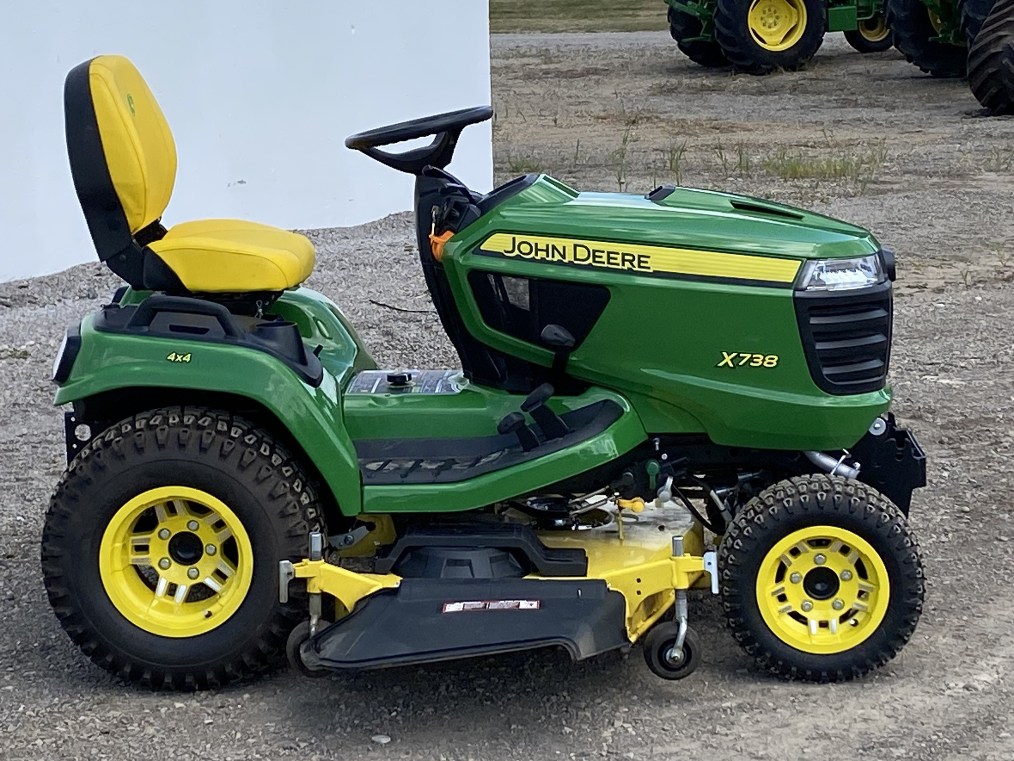 2022 John Deere X738 Image 2