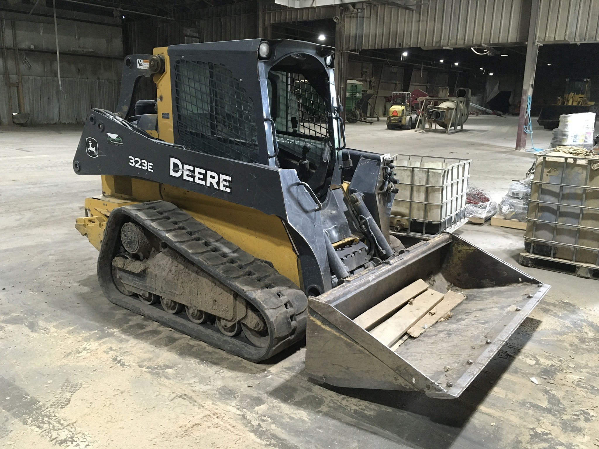 2015 John Deere 323E Image 1