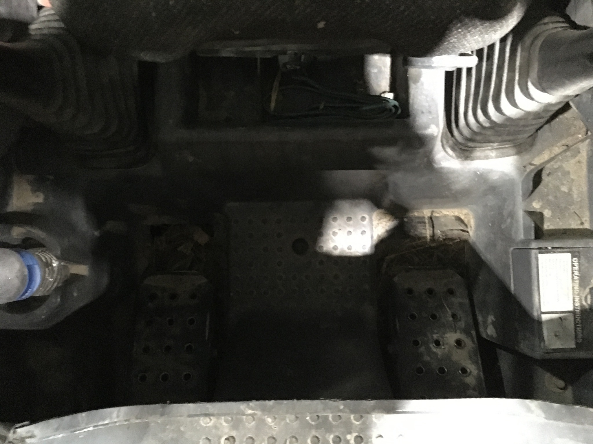 2015 John Deere 323E Image 11