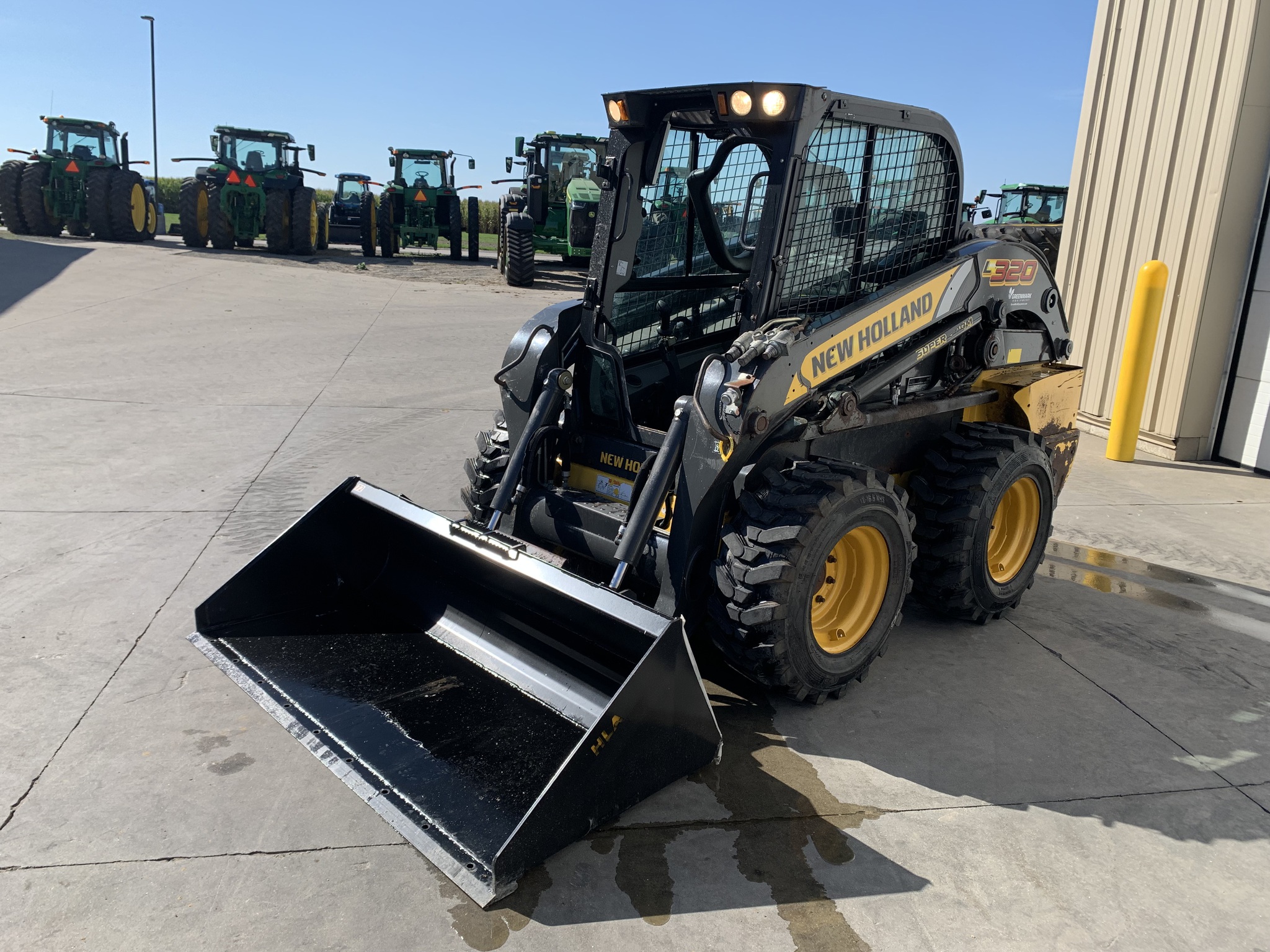 2023 New Holland L320 Image 7