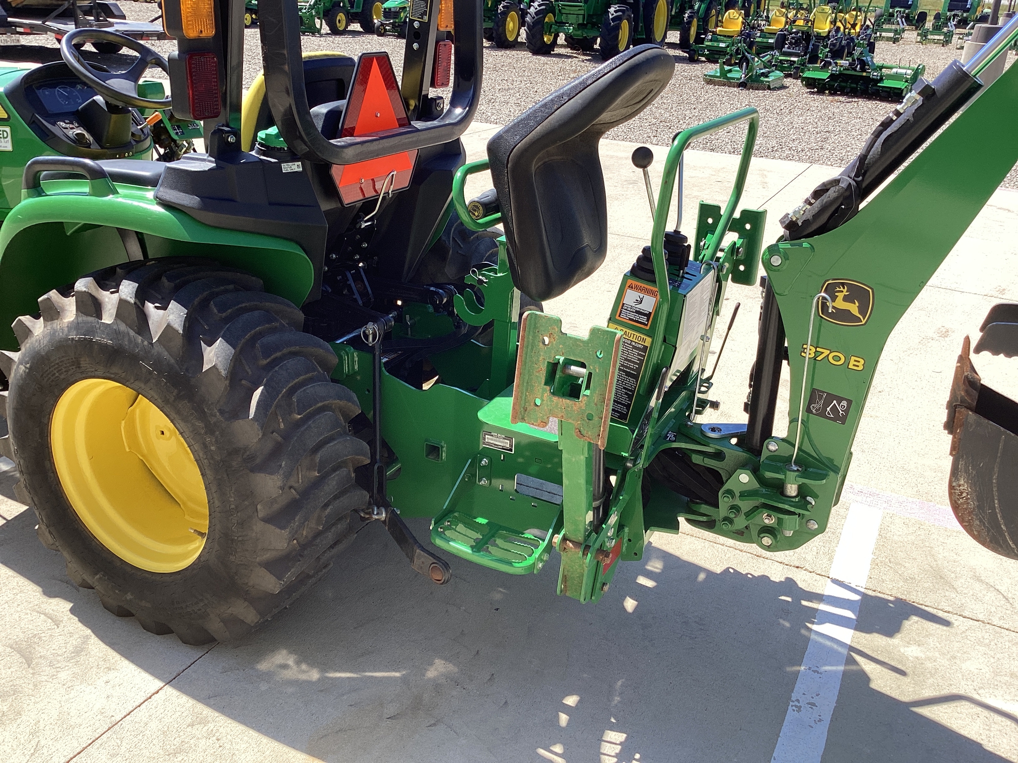 2021 John Deere 3025E Image 13