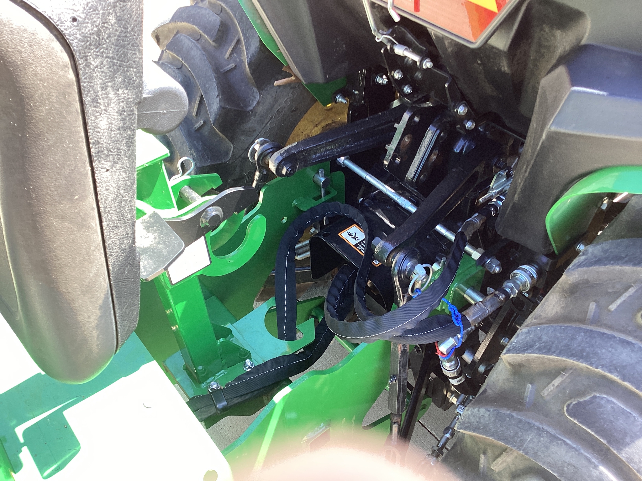 2021 John Deere 3025E Image 14