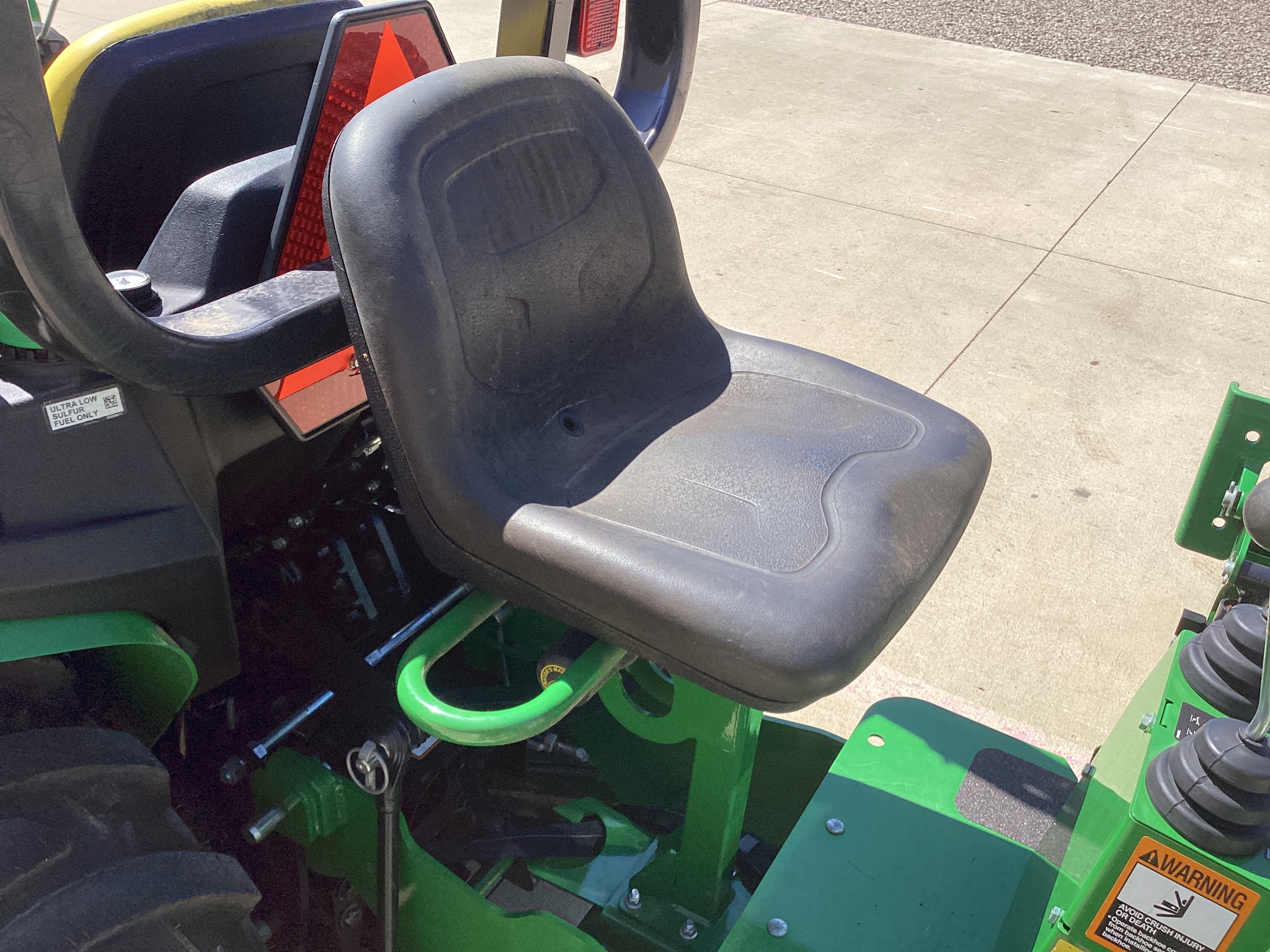 2021 John Deere 3025E Image 11