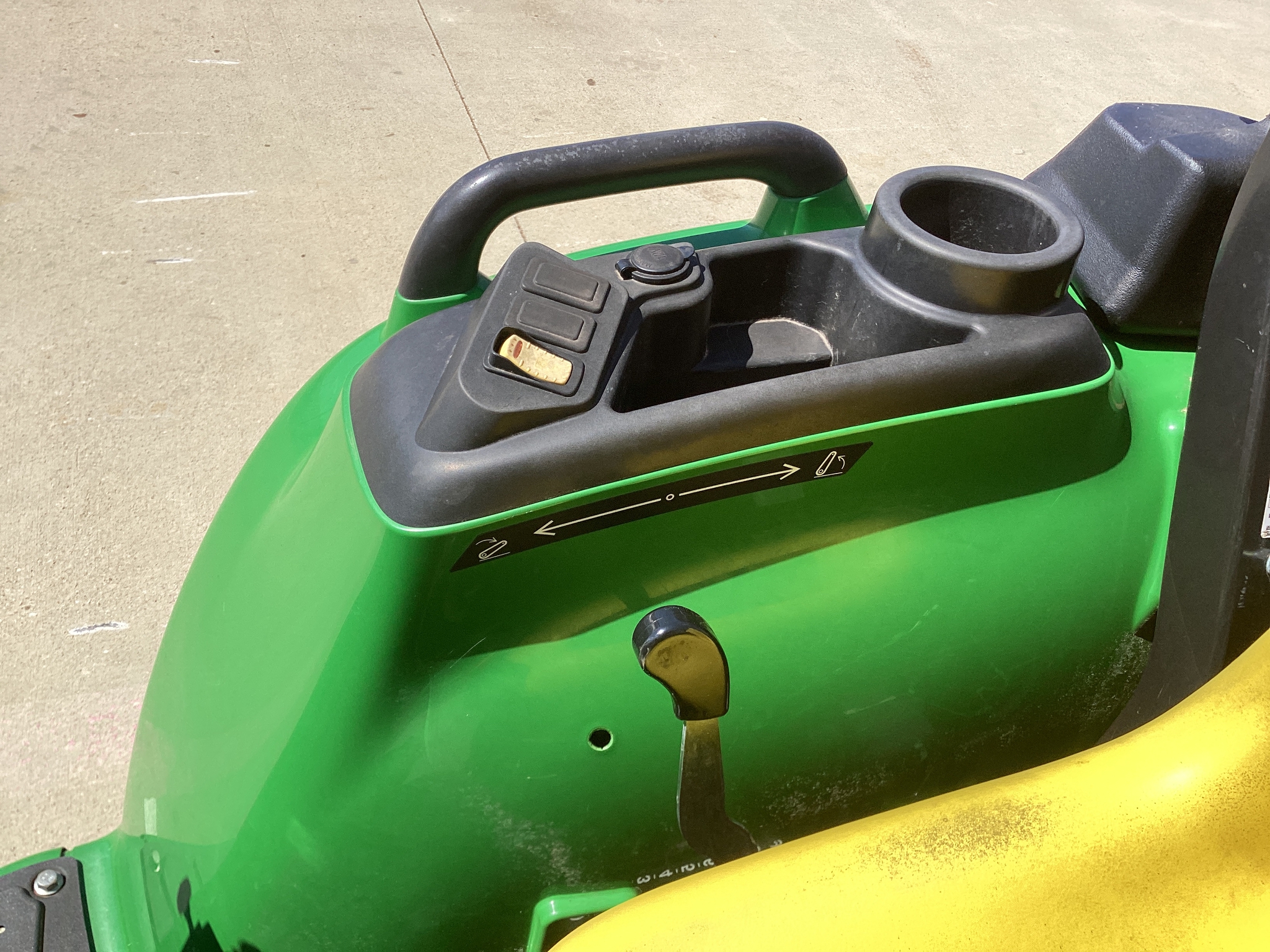 2021 John Deere 3025E Image 10