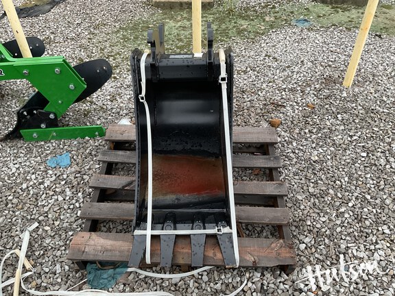 Photo of 2024 John Deere BYT10989