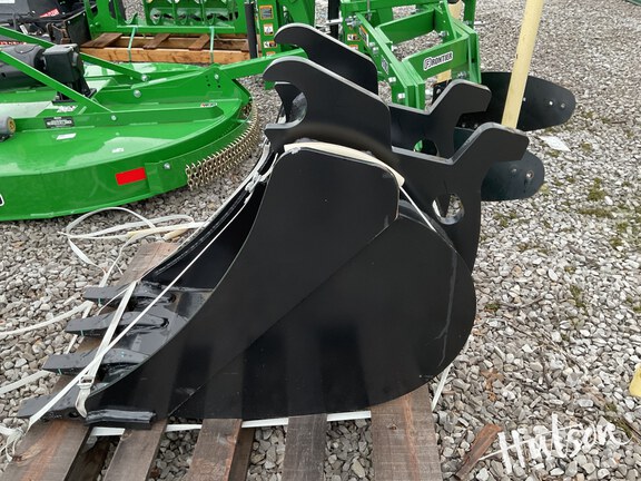 Photo of 2024 John Deere BYT10989
