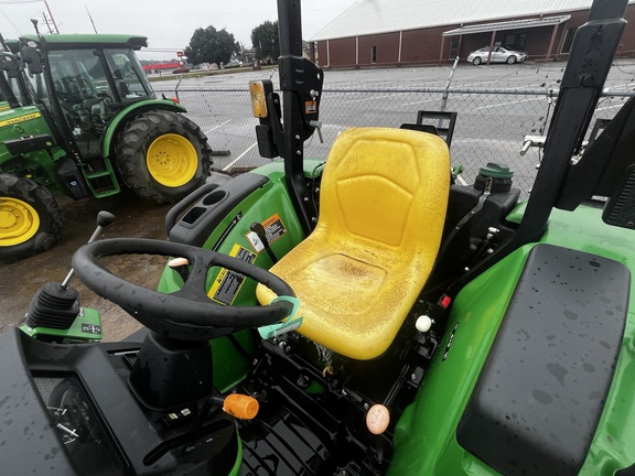 2022 John Deere 3043D Photo 7