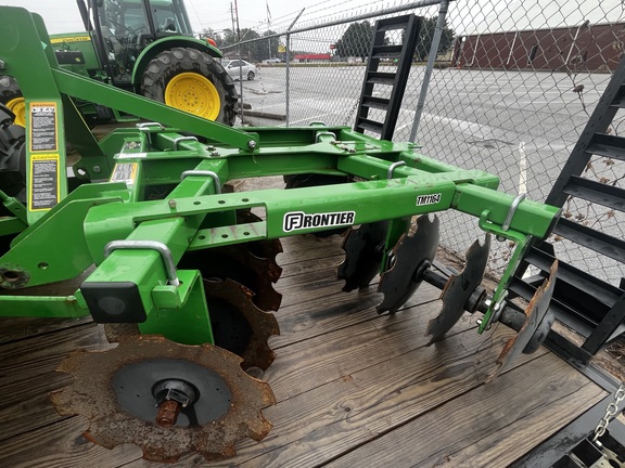 2022 John Deere 3043D Photo 9