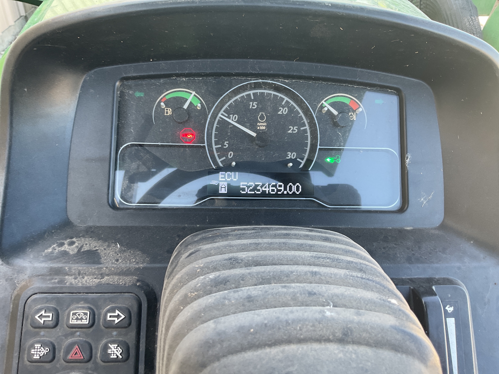 2022 John Deere 4066R Image 6