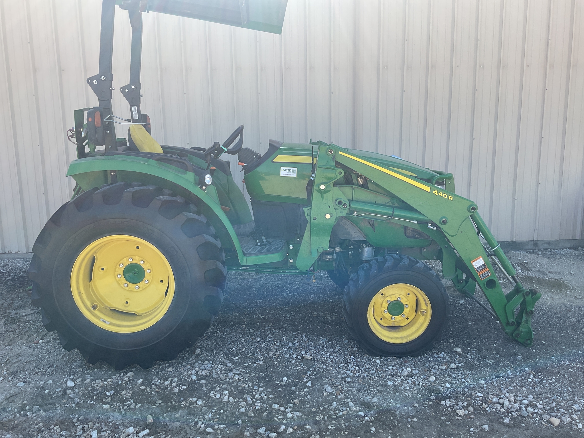 2022 John Deere 4066R Image 4