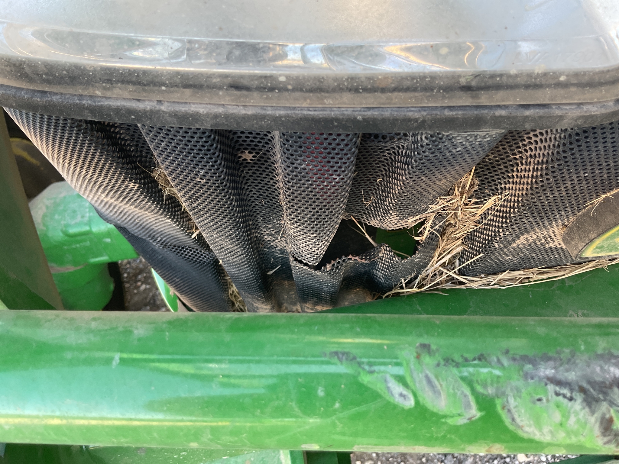 2022 John Deere 4066R Image 20