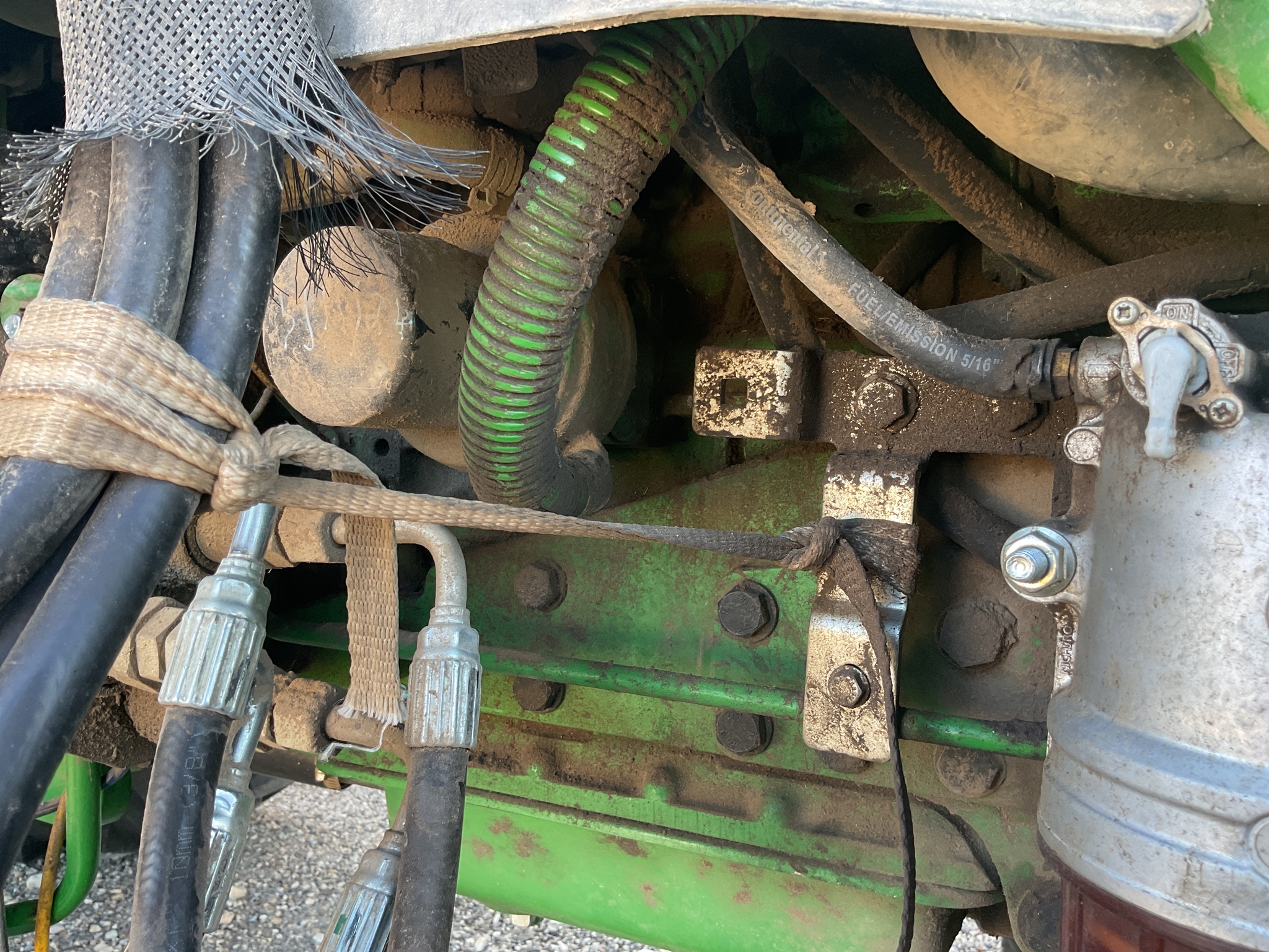 2022 John Deere 4066R Image 25
