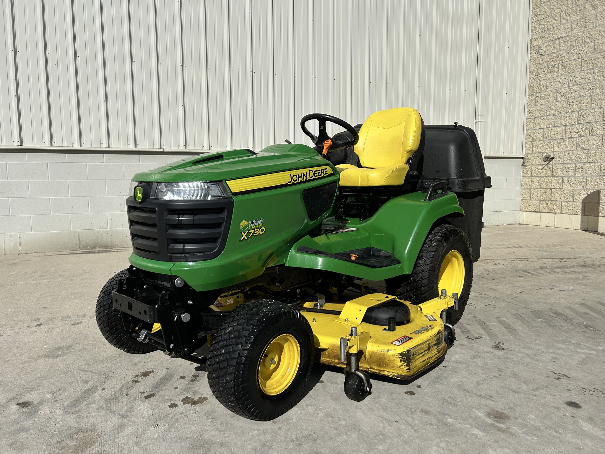 2015 John Deere X730 Image 1