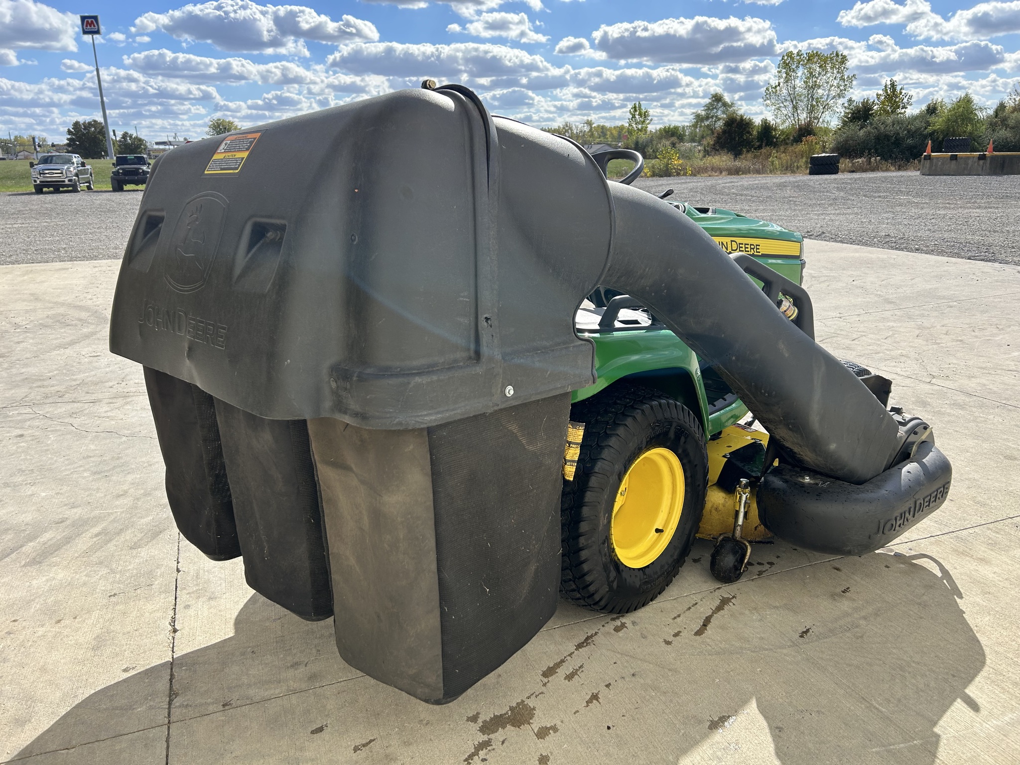 2015 John Deere X730 Image 5