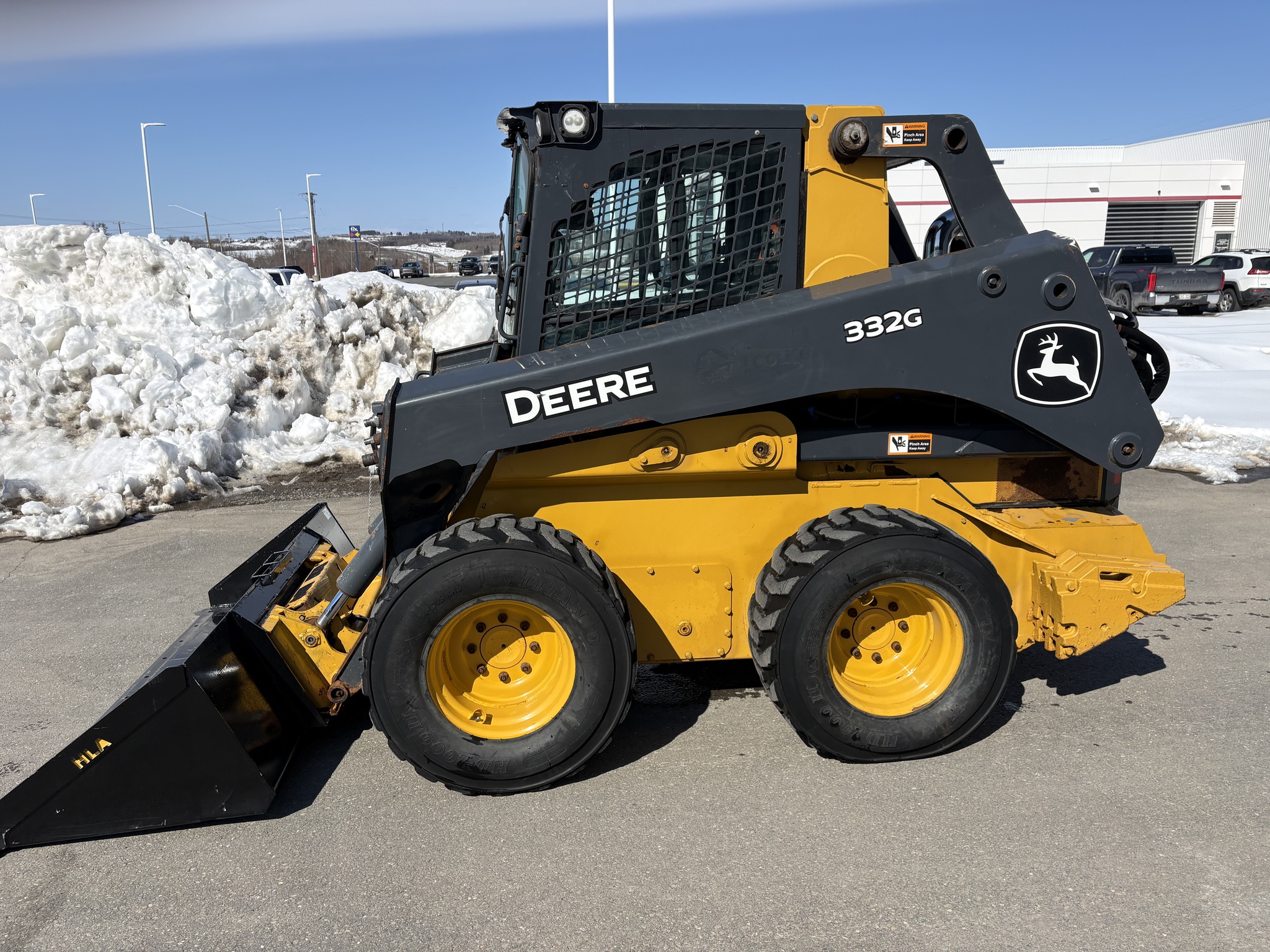 2021 John Deere 332G Image 2