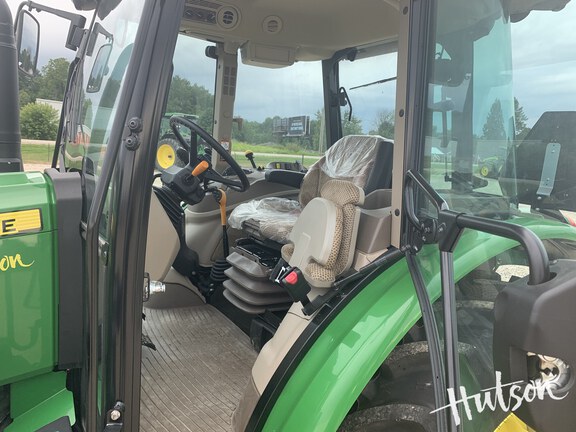 Photo of 2024 John Deere 5095M