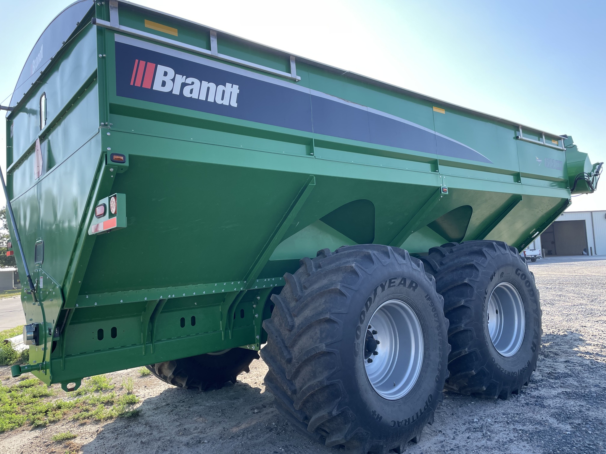 2021 Brandt 1522 Image 3