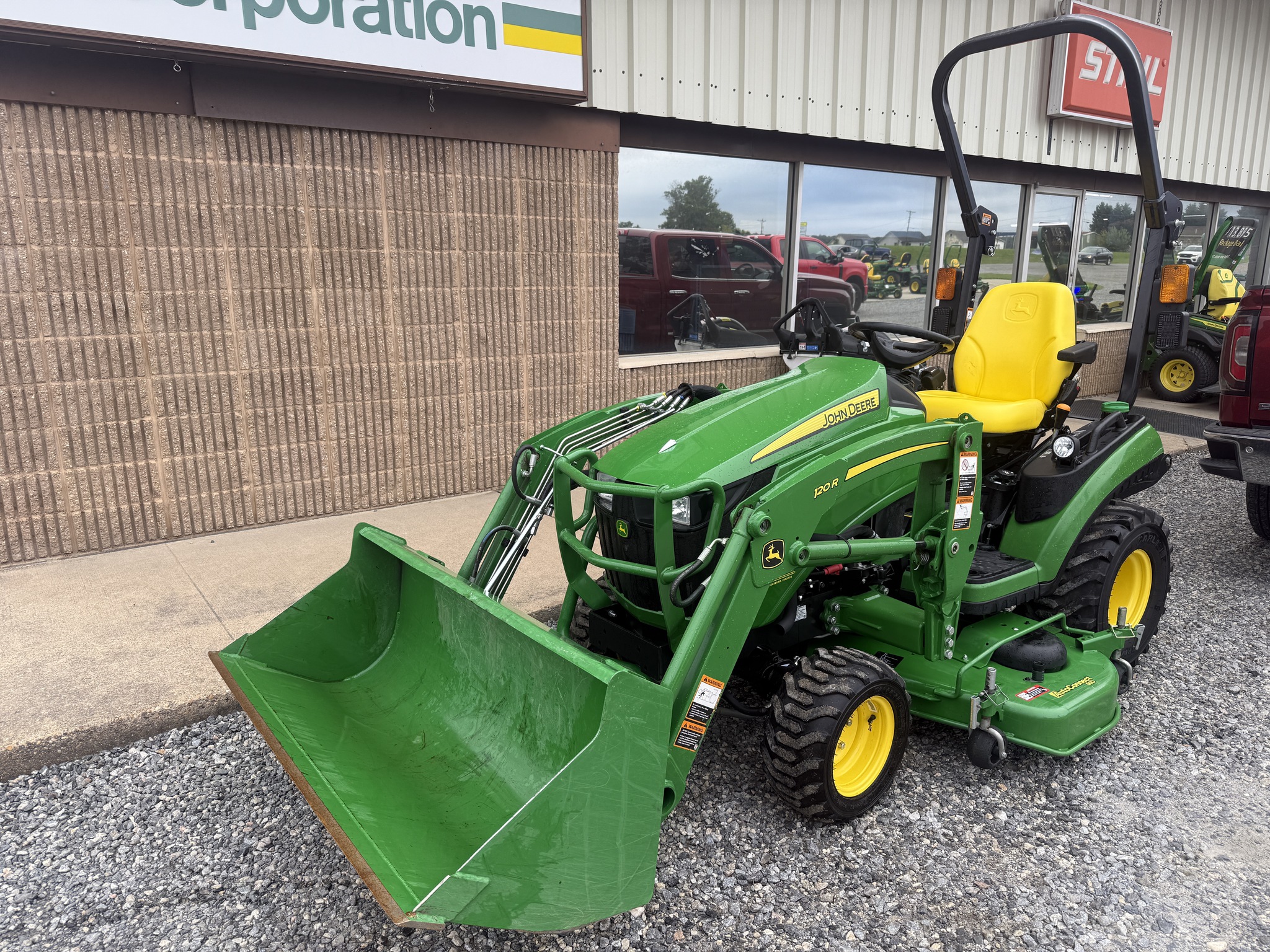 2019 John Deere 1025R Image 3