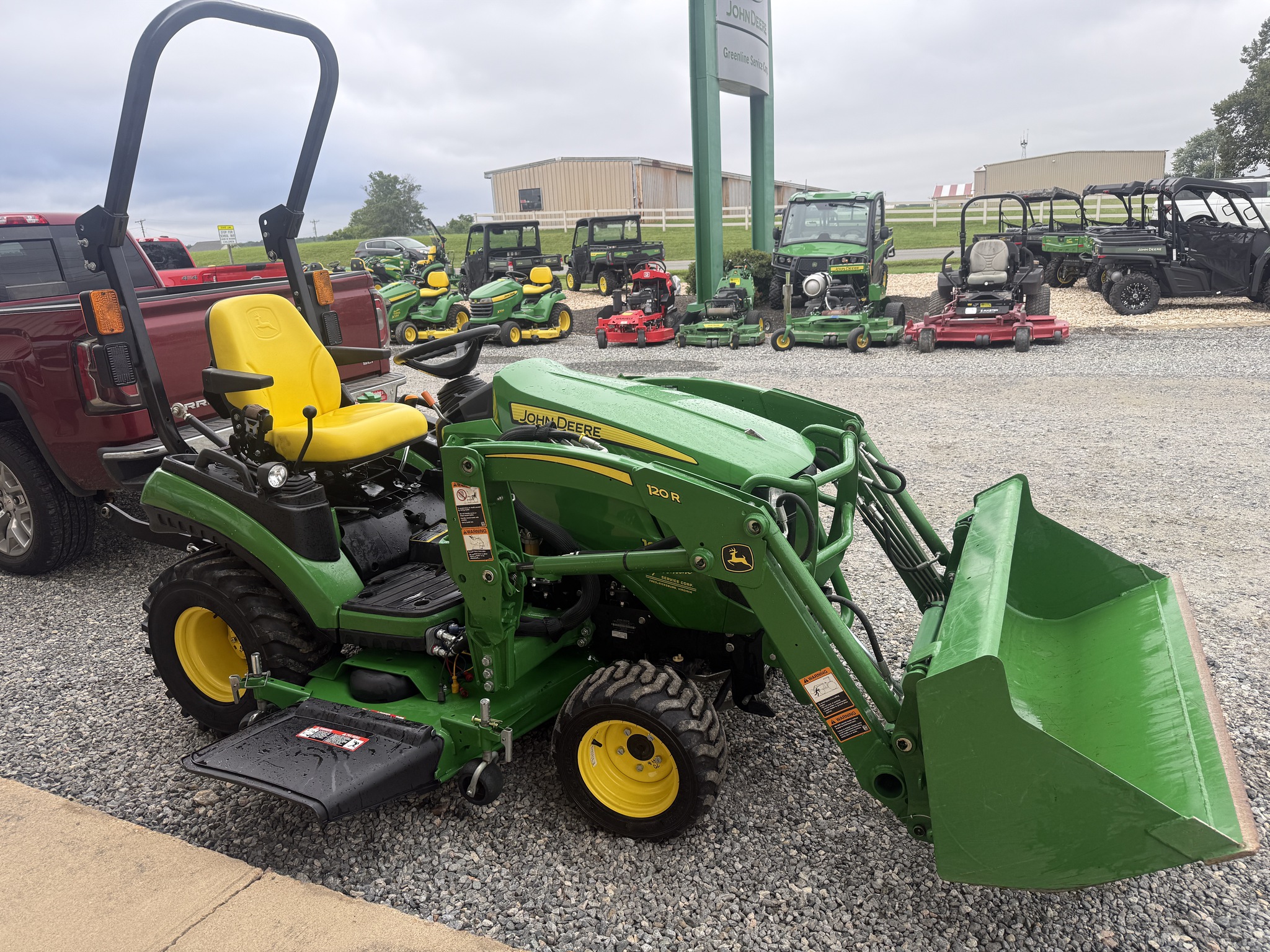 2019 John Deere 1025R Image 2