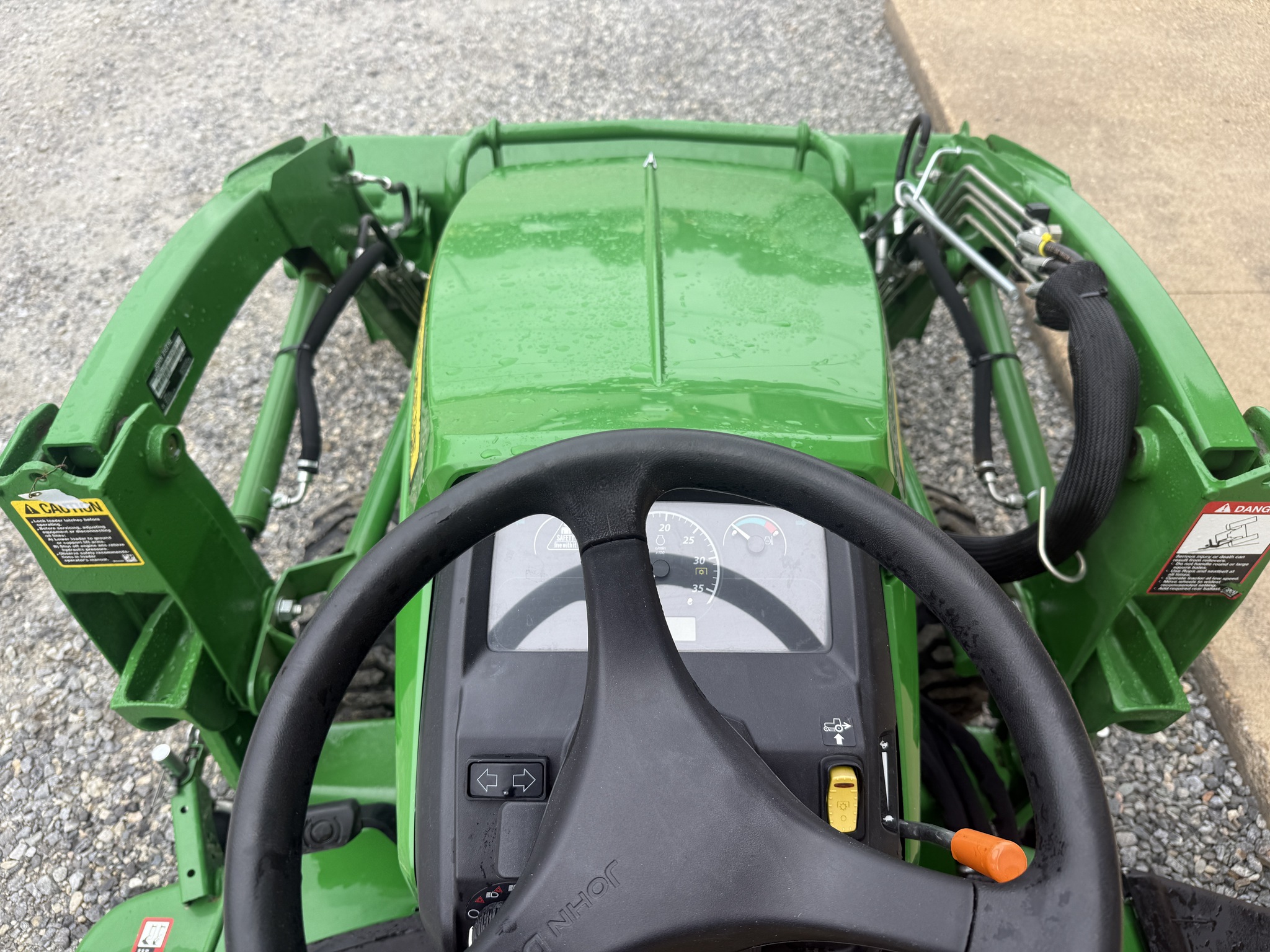 2019 John Deere 1025R Image 5