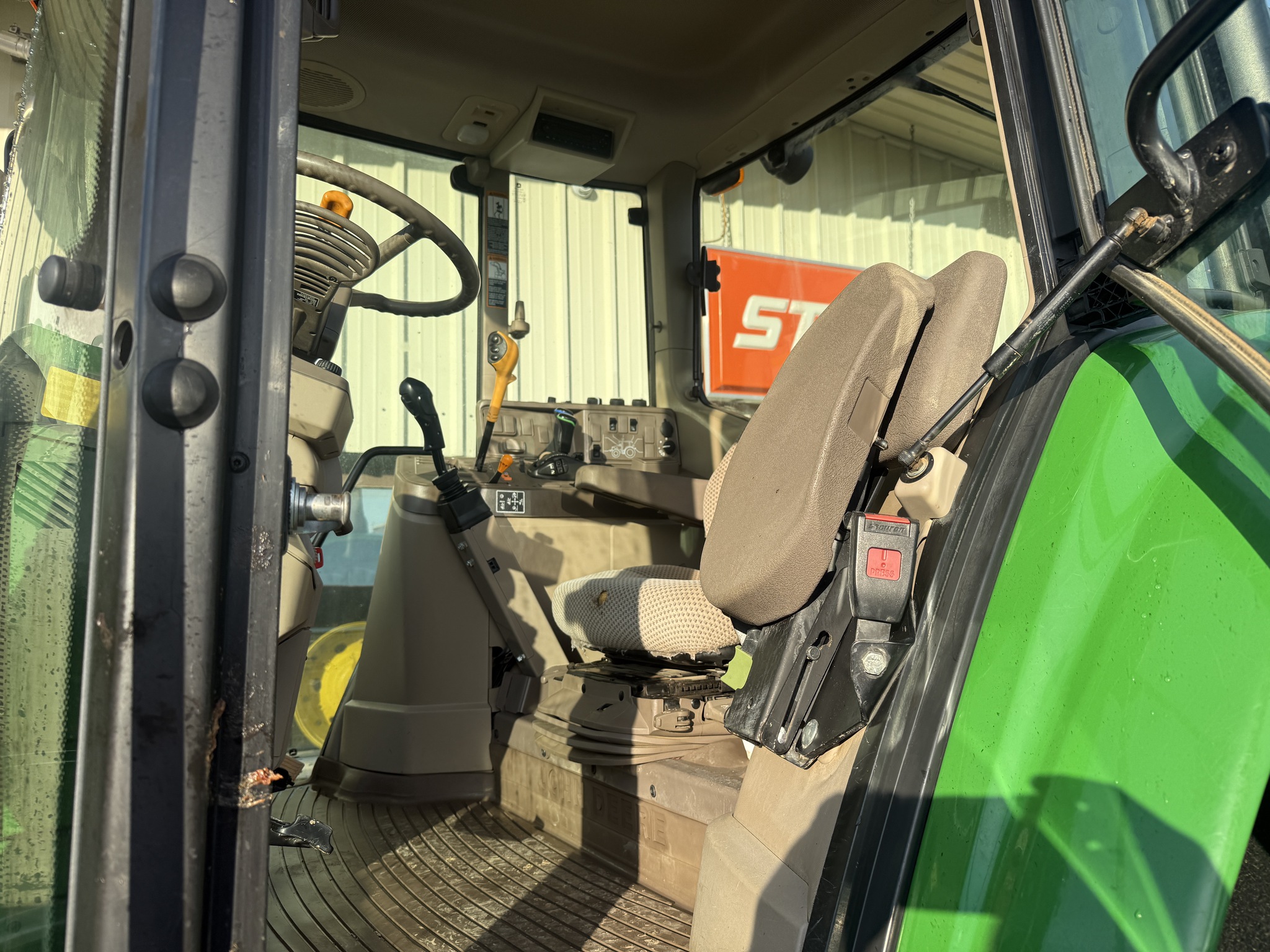 2017 John Deere 6155M Image 7