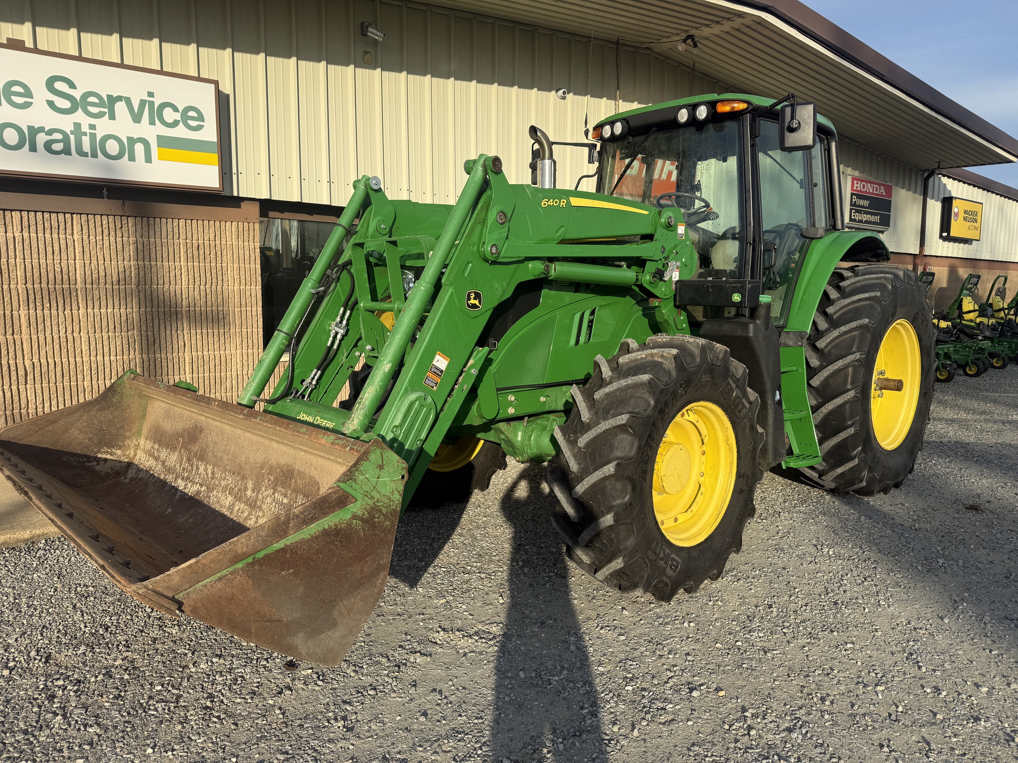 2017 John Deere 6155M Image 6