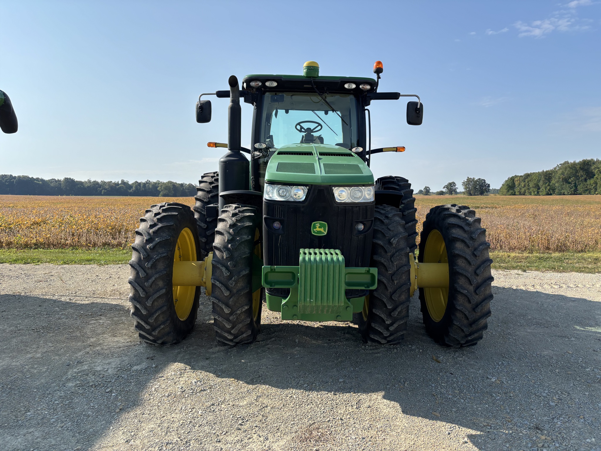 2013 John Deere 8285R Image 2