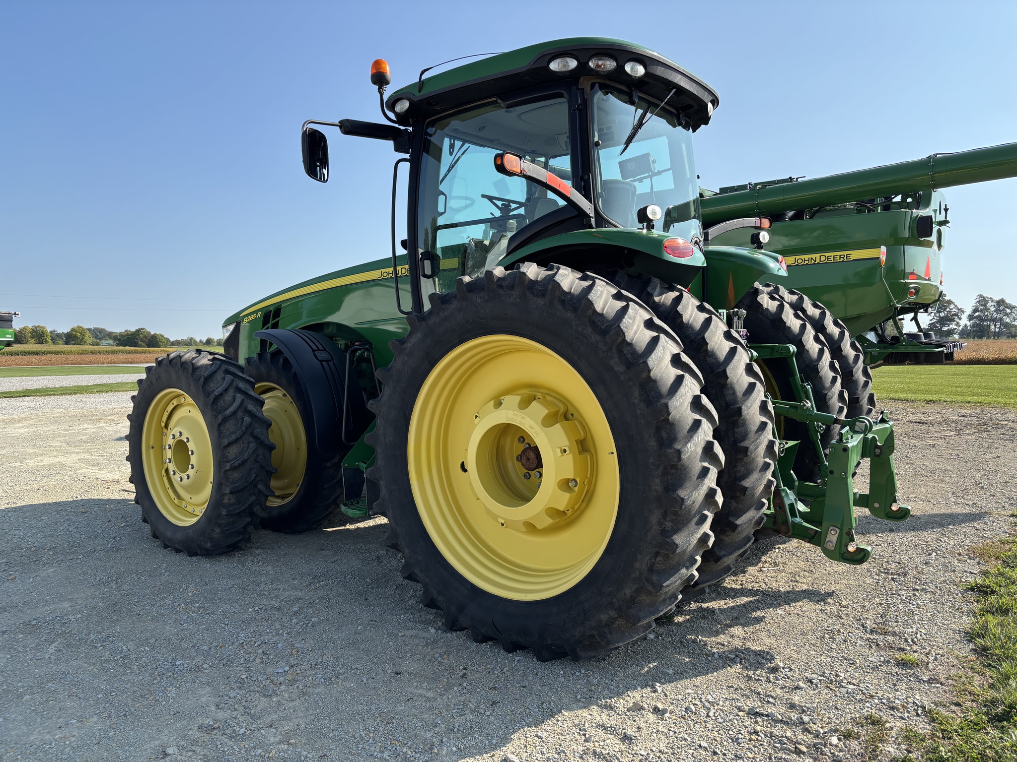 2013 John Deere 8285R Image 6